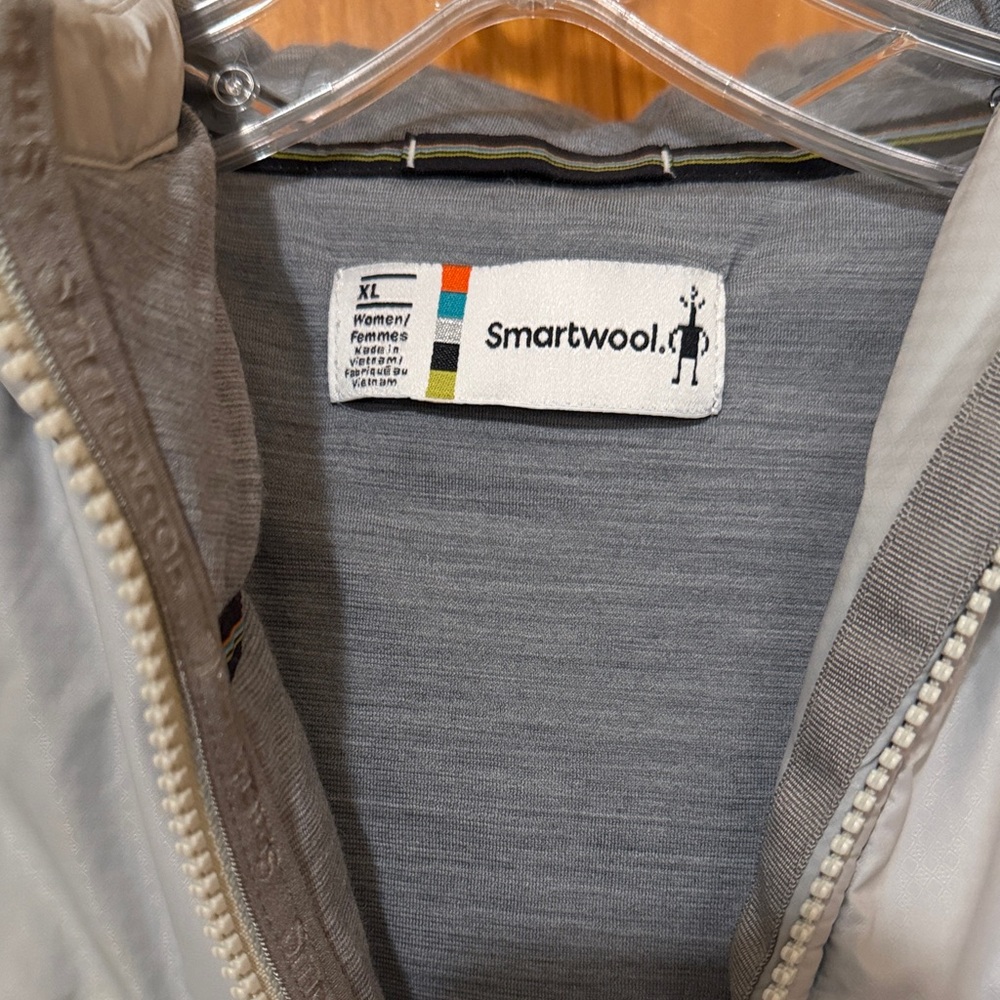 Smartwool women’s Gray Hooded Vest size xl - Picture 2 of 5